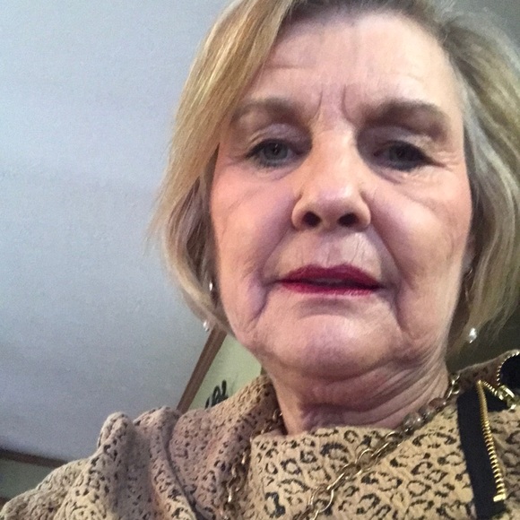 Meet your Posher, Karen - Picture 1 of 1